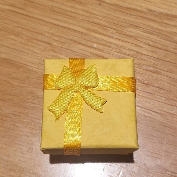 Fashion ring faux diamond's & yellow stone | size 7.5 - Picture 8 of 8